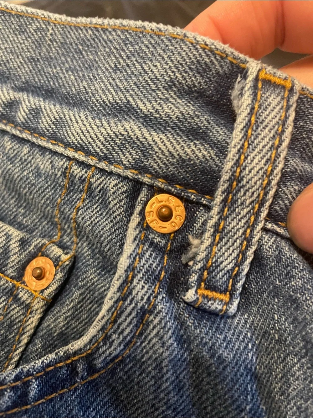 Vintage 1999 Levis 550 Medium Stonewash Jeans M110 Button Assembled DR US Cut